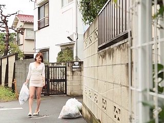 Lembut dan tits semula jadi Jepun seksi adalah lazat dalam adegan fuck