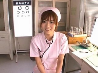 POV-video van de Japanse verpleegster Yuu Asakura, een stijve lul