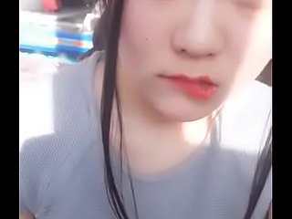 Çinli sevimli kız