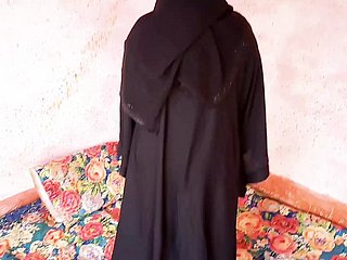 Pakistaanse hijab meisje met firm geneukt mms hardcore