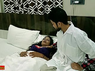 Sinh viên y khoa Ấn Độ nóng xxx quan hệ tình dục với bệnh nhân xinh đẹp! Quan hệ tình dục knock off microphone Hindi