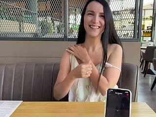 Eva Cumming Hard on touching Advance a earn Coffee-house melalui Lovense Ferri Cool Remote Vibrator