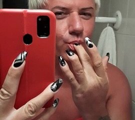 Sonyastar gorgeous shemale masturbates take smarting nails