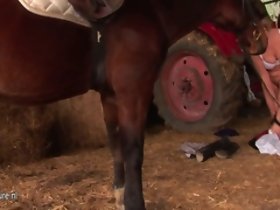 Effie zichzelf naar de zin om een ​​paard