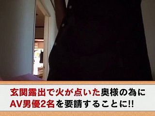 Gang-bang Une femme au vestibule japonaise A Son H
